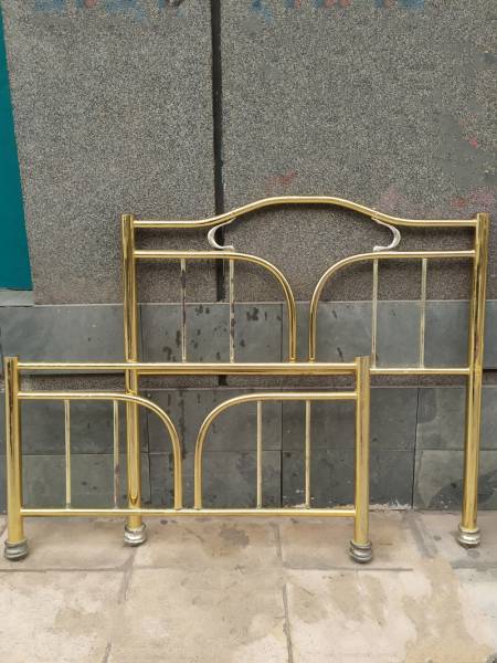 κρεβάτι μονό